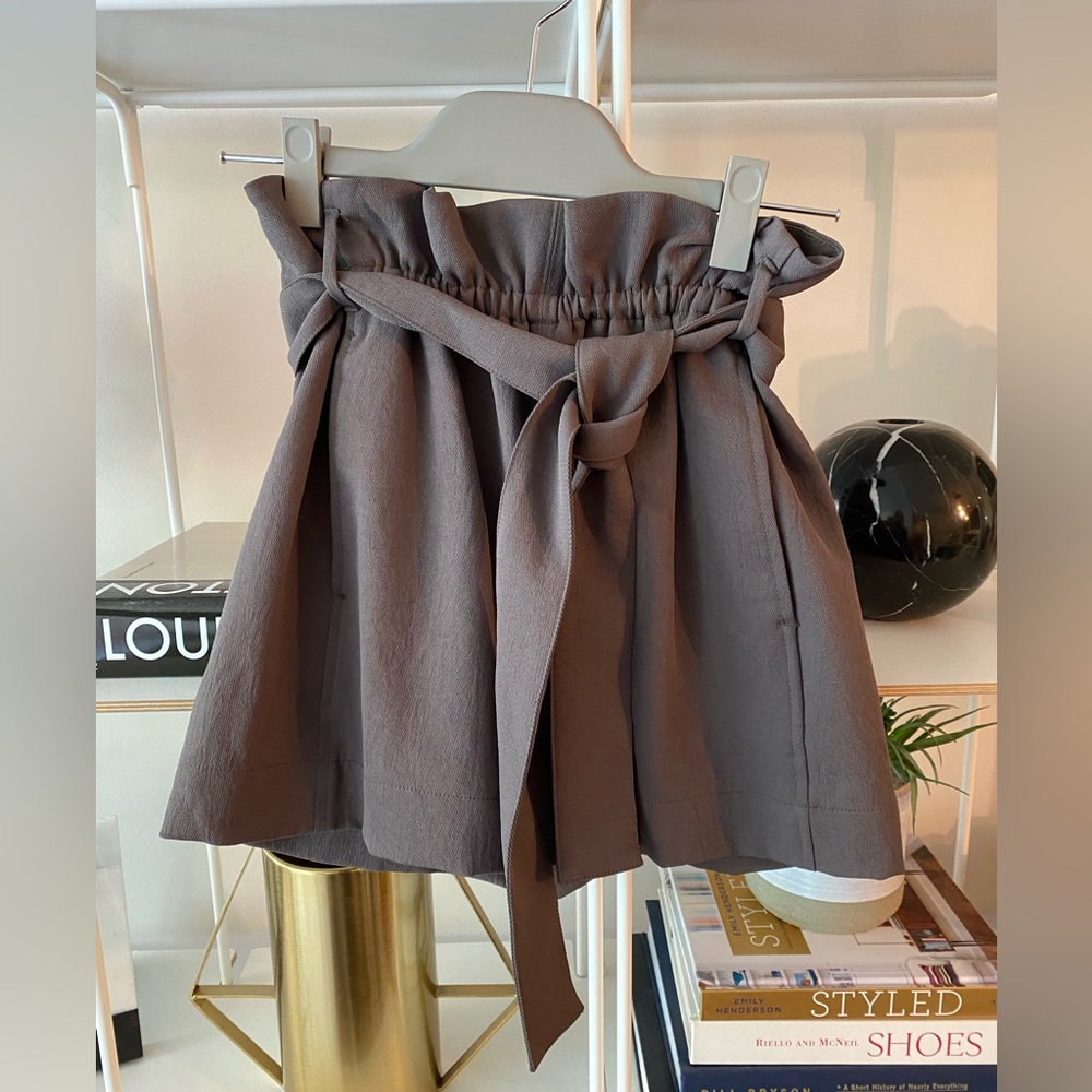Aritzia Wilfred Shorts with Tie Belt xS
